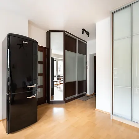 Metro Ratusz Arsenal Comfort Βαρσοβία