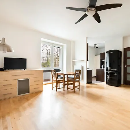 Metro Ratusz Arsenal Comfort * Βαρσοβία